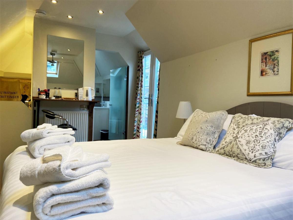 הרוגייט The Inn At Cheltenham Parade מראה חיצוני תמונה
