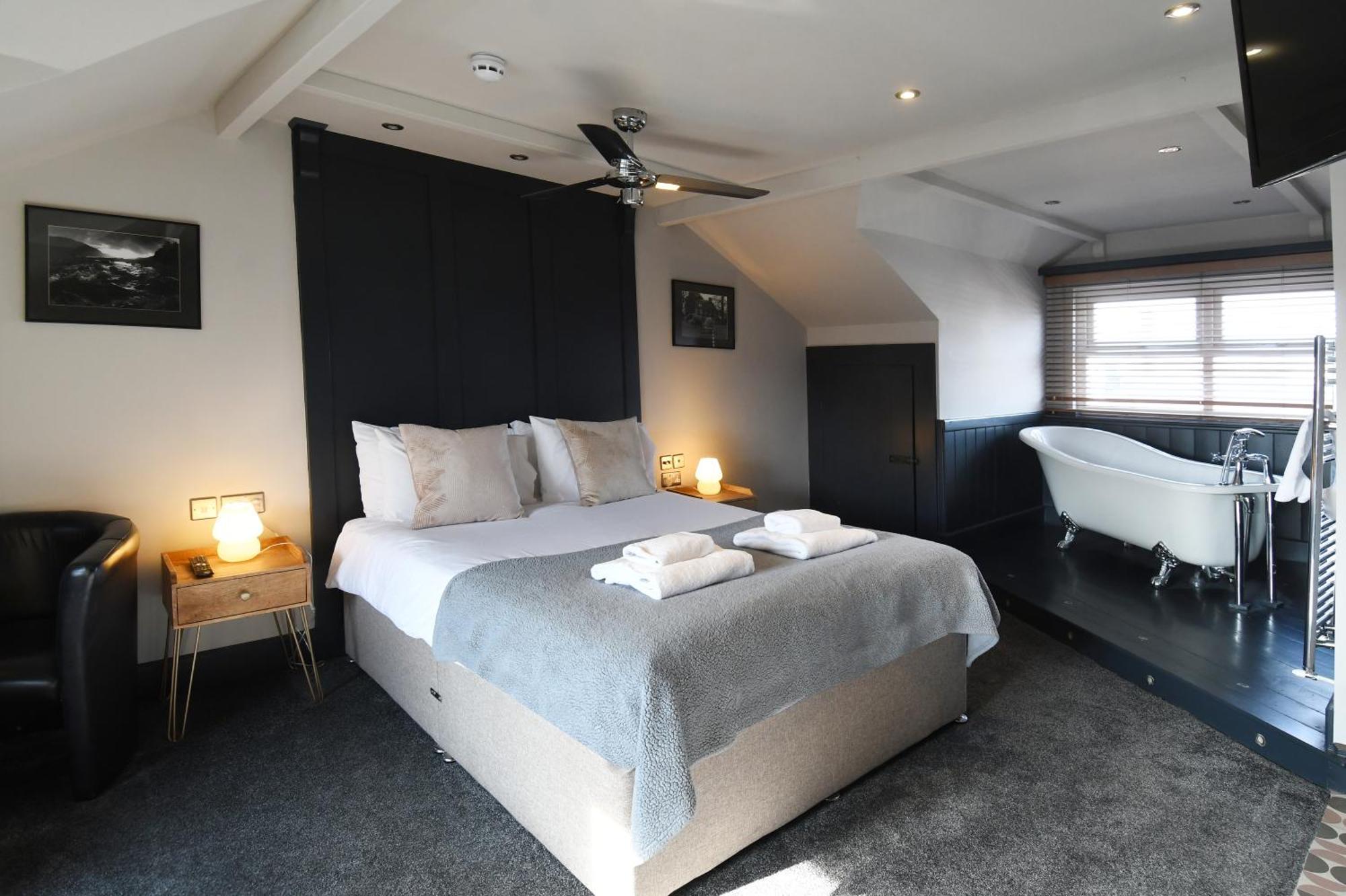 הרוגייט The Inn At Cheltenham Parade מראה חיצוני תמונה