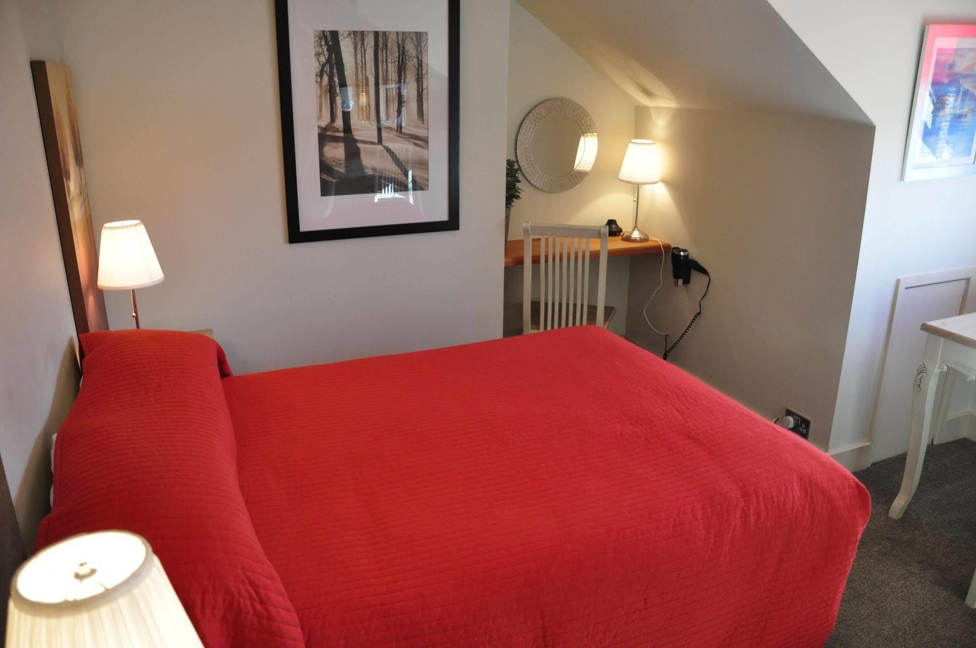 הרוגייט The Inn At Cheltenham Parade מראה חיצוני תמונה